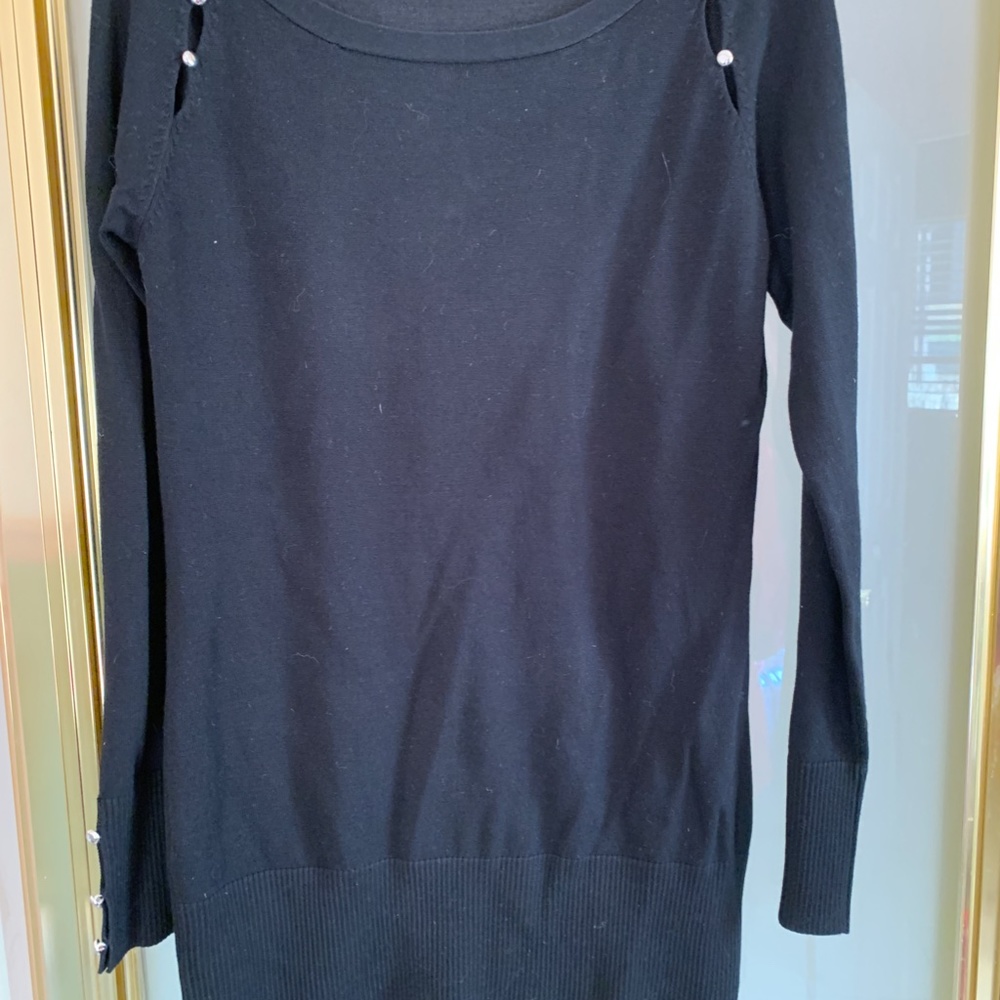 TOP PULLOVER TUNIC CACHE BLACK GOLD BUTTONS ON SIDE CUT OUTS AND SLEEVES SIZE L